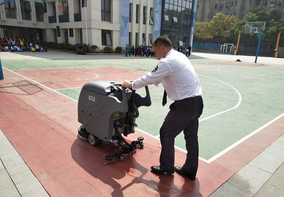 江西大型清潔設(shè)備多功能洗地機和電動<a href=http://m.sm16.cn target=_blank class=infotextkey>掃地車生產(chǎn)廠</a>